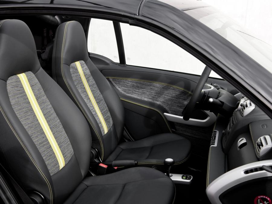 Интерьер Smart ForTwo Edition Greystyle Cabrio (A451) 2010 года  (фото 8 из 14)